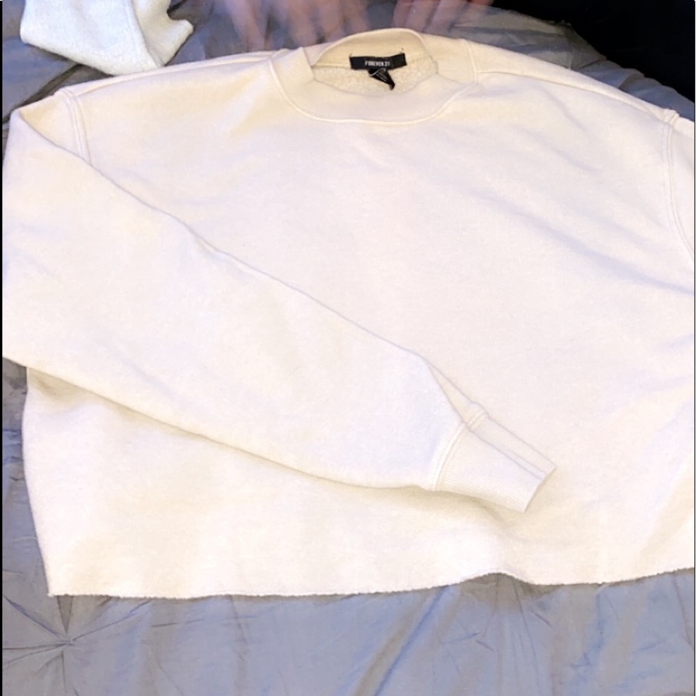 long sleeve cropped fleece sweatshirt